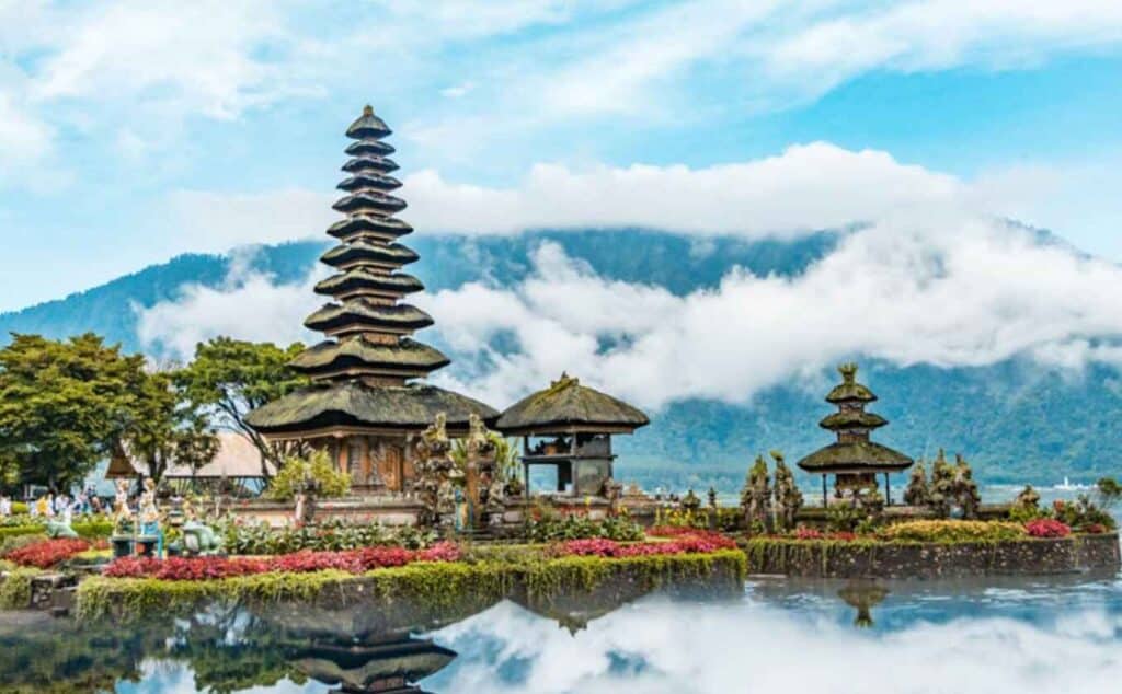 kota wisata di indonesia paling populer